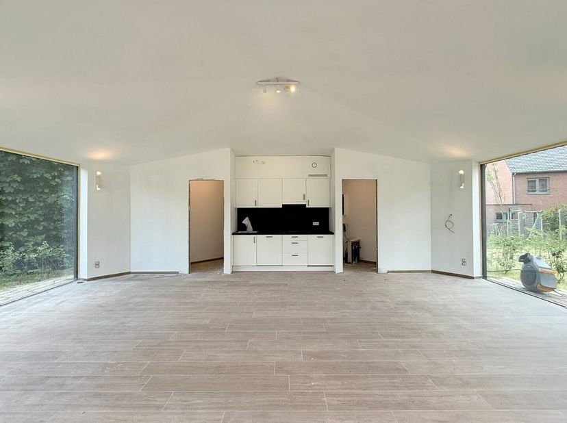 Cherchez-vous un espace de bureau pratique et bien situé ou une salle de réunion dans la région de Louvain? Alors cet espace de bureau clé en main de