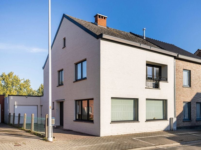 Huis te koop in Spoorwegstraat 57,
                    9550 Herzele