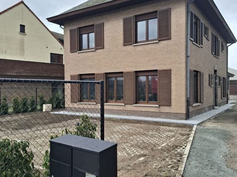 Maison à louer à Gentsesteenweg 212,
                    9240 Zele