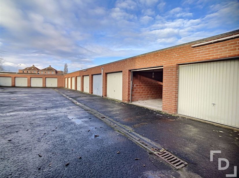 Garage te koop in Tempelierstraat 3 bus BOX 3,
                    8900 Ieper