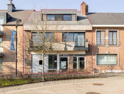                                         Bureaux avec habitation à vendre à Kaulille, € 345.000
