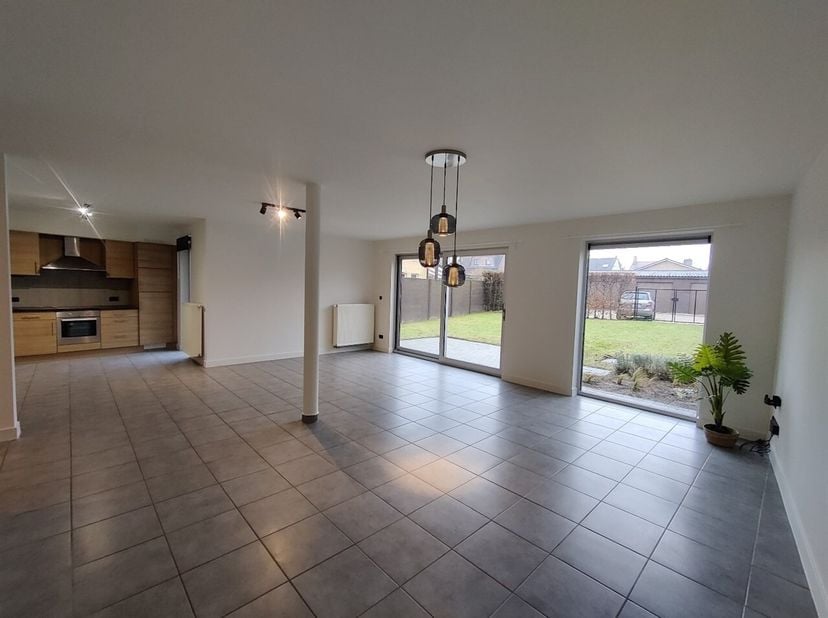 Appartement à louer
                    à 9260 Schellebelle