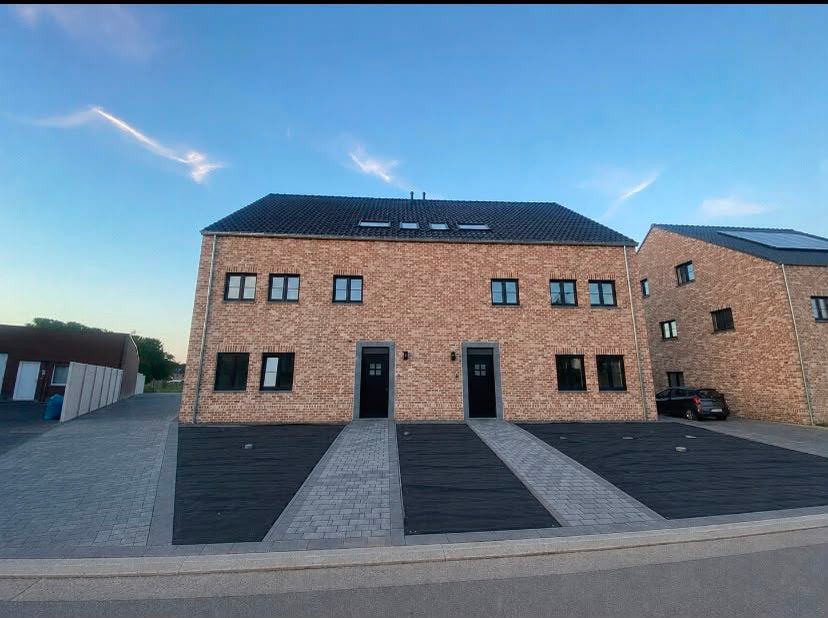 Appartement à louer
                    à 3620 Gellik