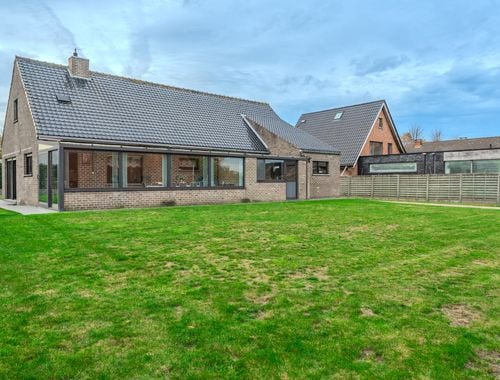                                         Villa te koop in Zerkegem, € 445.000
