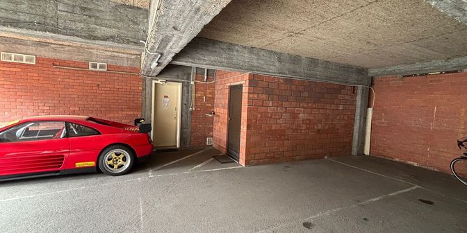 Garage te koop in Slachtersstraat 2 bus 16, 8400 Stene