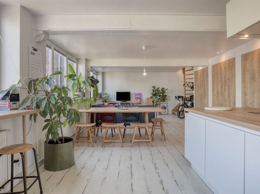 Wonen in het hart van bruisend Mechelen, met de Sint-Romboutstoren als indrukwekkend decor?<br />
<br />
Dit charmante duplex appartement met 1 slaa