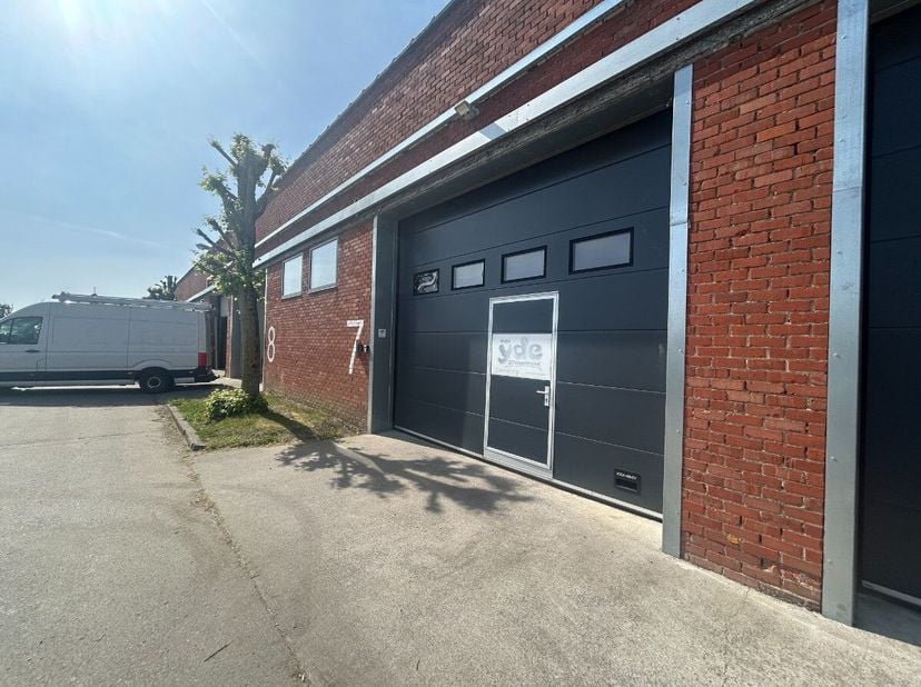 Passendale: loods te huur verzekering euro350/jaarvrij vanaf 01/08/2025overal drijfkracht C40 ampère -&amp;gt; uitbreidbaarstadswaterdatabekabelingwc + la