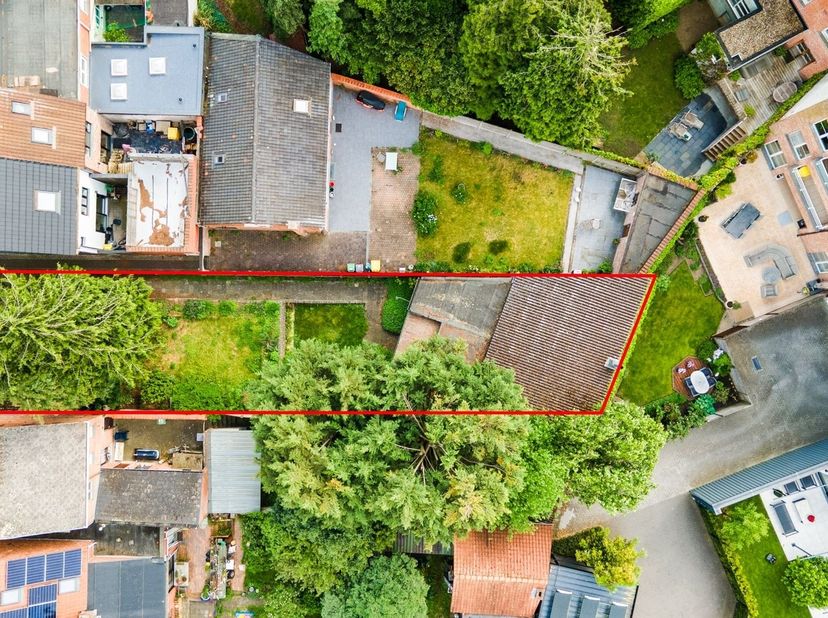 Bouwgrond voor HOB op een perceel van 360m²<br />
<br />
 Ligging: Gelegen in een rustige straat nabij het centrum van Herentals met alle faciliteit
