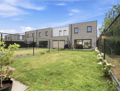                                         Maison à vendre à Heule, € 335.000
