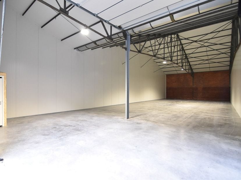 Bien professionnel à louer
                    à 8820 Torhout