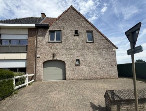                                         Woning te huur in Sint-Kwintens-Lennik, € 1.450
