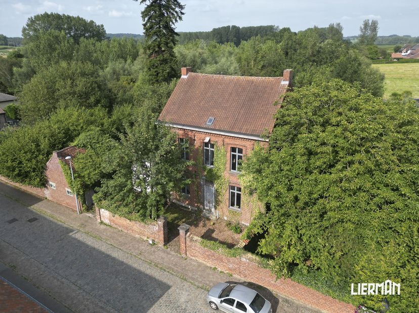 Een uniek stukje geschiedenis in het hart van Lieferinge <br />
In het pittoreske Lieferinge, vóór de fusie met Ninove één van de kleinste dorpjes van