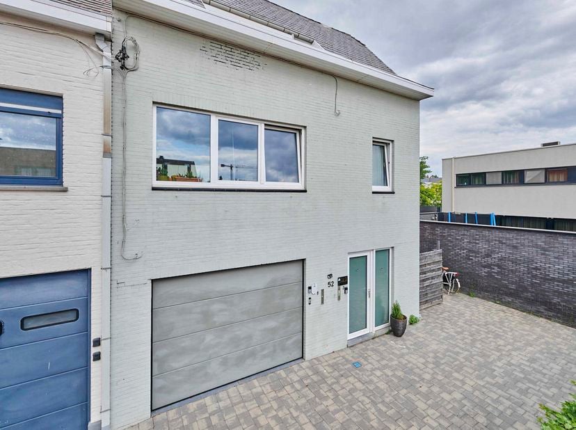 Gelijkvloers appt 2SK met garage en ruim terras centrum Leopoldsburg<br />
Lichtrijk appartement te koop in het centrum van Leopoldsburg. Het appartem