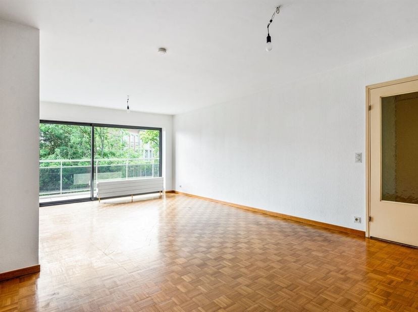 Appartement spacieux avec terrasse, double place de parking et cave dans le centre de Malines <br />
Situé dans un emplacement de choix dans la Bleeks