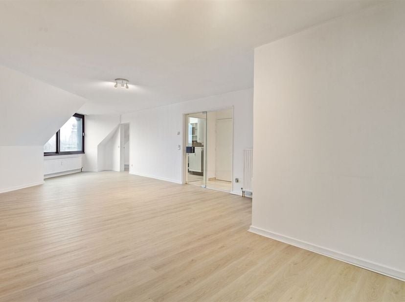 Journée portes ouvertes le samedi 14 mars de 14h à 15h<br />
Appartement clé en main de 3 chambres à coucher avec terrasse<br />
Situé à Turnhout, cet