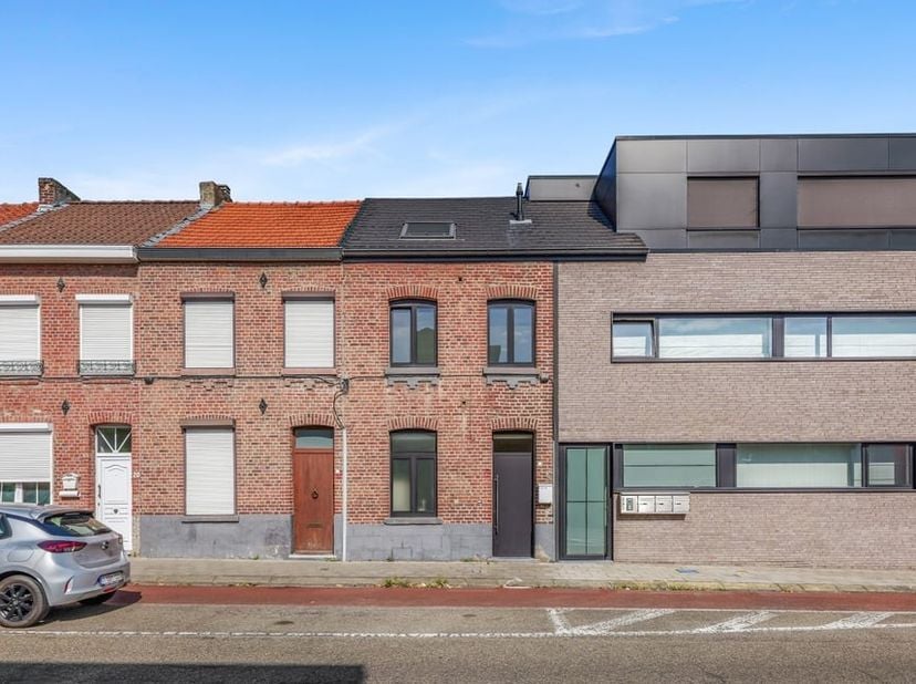 In de Kattenstraat 24 in Sint-Truiden bevindt zich deze volledig gerenoveerde en instapklare rijwoning. Dankzij de uitstekende EPC-score A geniet u va