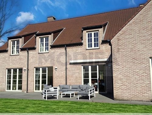                                         Villa te huur in Sint-Genesius-Rode, € 3.700
