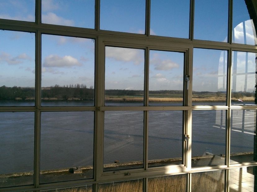 Instapklaar kantoor 496m² op 2de verdieping met Scheldezicht en zicht op impressionante Turbinehal 7 aparte bureelruimtes + polyvalente centrale ruimt