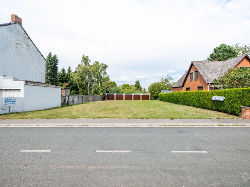 Contact : Maxime Van den Abbeele - 0494/05.23.55 - maxime.vandenabbeele@weinvest.be<br />
We Invest vous propose ce terrain à bâtir de 779 m², idéalem