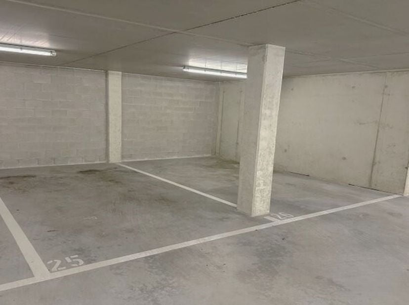 Aan de rand van bruisend Hasselt ligt Residentie Alba, een prestigieus woon- en kantorenproject op een strategische locatie aan de Boerenkrijgsingel.<