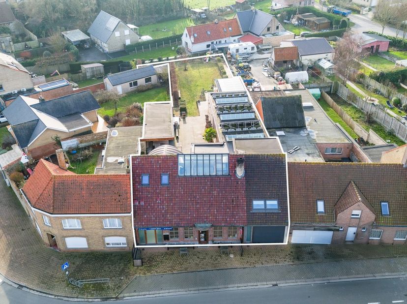 Bien professionnel à vendre
                    à 8691 Beveren-aan-den-IJzer