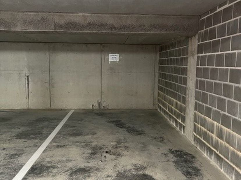 Garage à louer
                    à 8560 Moorsele
