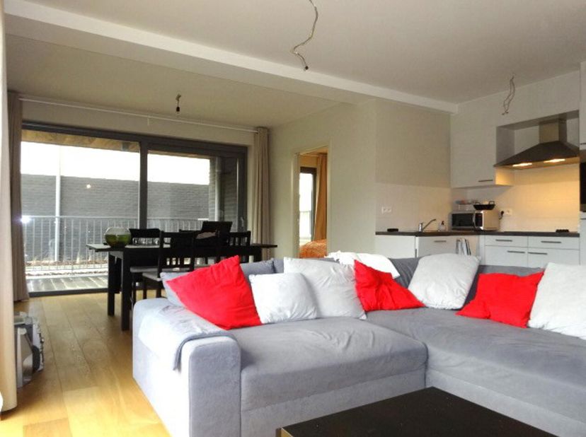 Dit nette 1 slaapkamer appartement met een oppervlakte van 74 m² biedt alle comfort. Met een ligging nabij Gent Zuid, in de nabijheid van fietsroutes