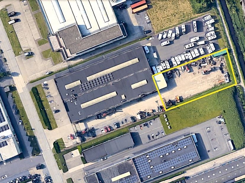 Terrain à louer
                    à 8000 Sint-Pieters