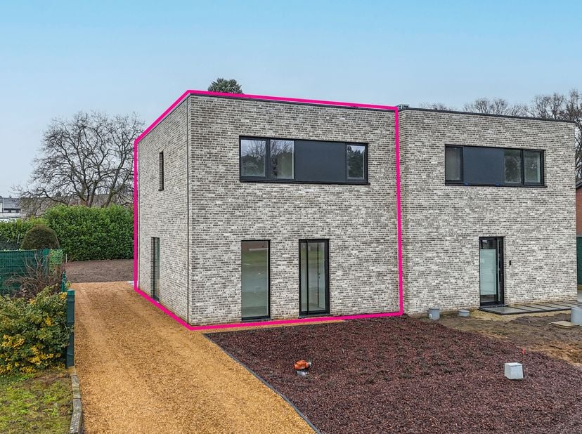 Bij ImmoFusion 7/7 “open huis” : klik op onze 3D-TOUR.<br />
Ervaar vastgoed alsof je er zelf doorloopt!<br />
Welkom in deze prachtige energiezuinige