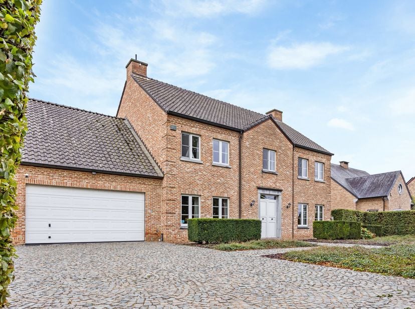 Huis te koop in Hoger-Opstraat 48,
                    3700 Mal