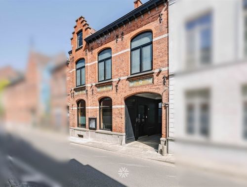                                         Bureaux à vendre à Renaix, € 549.000
