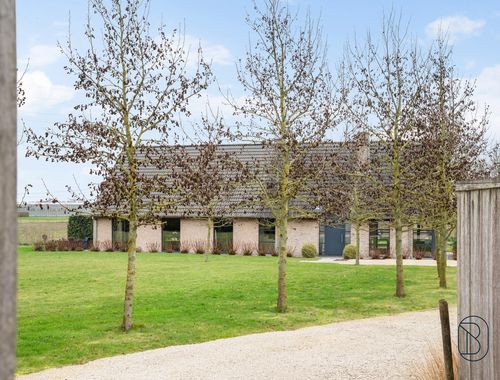                             Maison exceptionnelle à vendre à Sint-Eloois-Vijve
