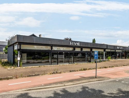                                         Bâtiment commercial à vendre à Genk, € 1.250.000
