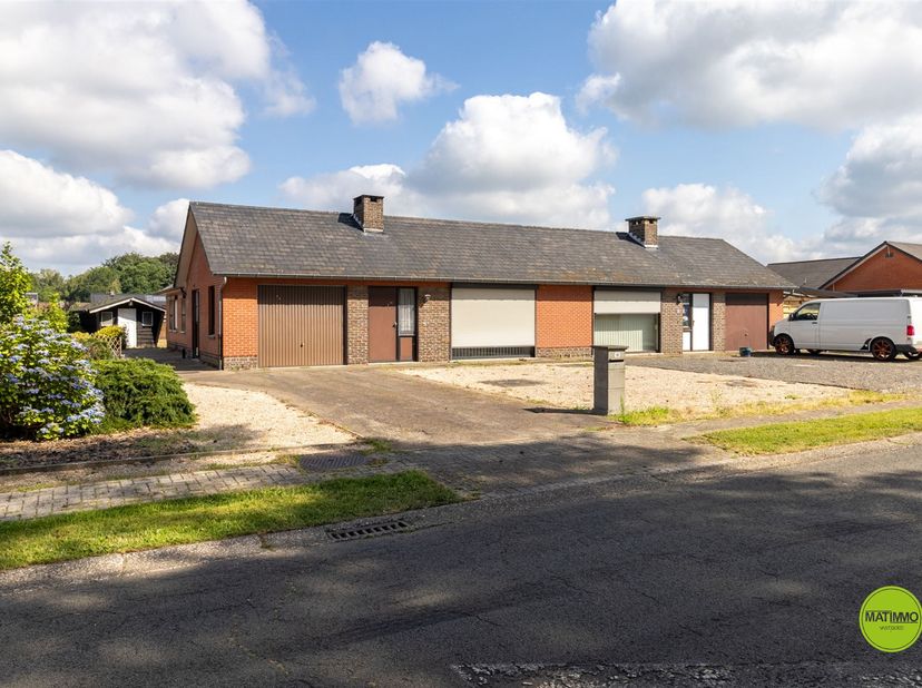Vous recherchez une maison que vous pourrez aménager entièrement selon vos goûts ? Alors cette maison mitoyenne située dans un quartier calme d'Oostha