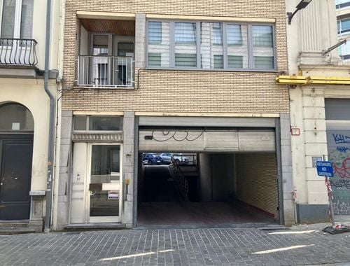                                         Place de stationnement à vendre à Antwerpen, € 18.000
