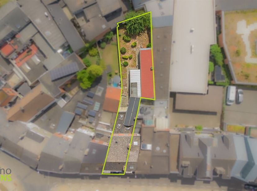 Unieke handelswoning met tal van mogelijkheden in het hart van Dendermonde<br />
Bent u op zoek naar een pand waar wonen en werken perfect gecombineer