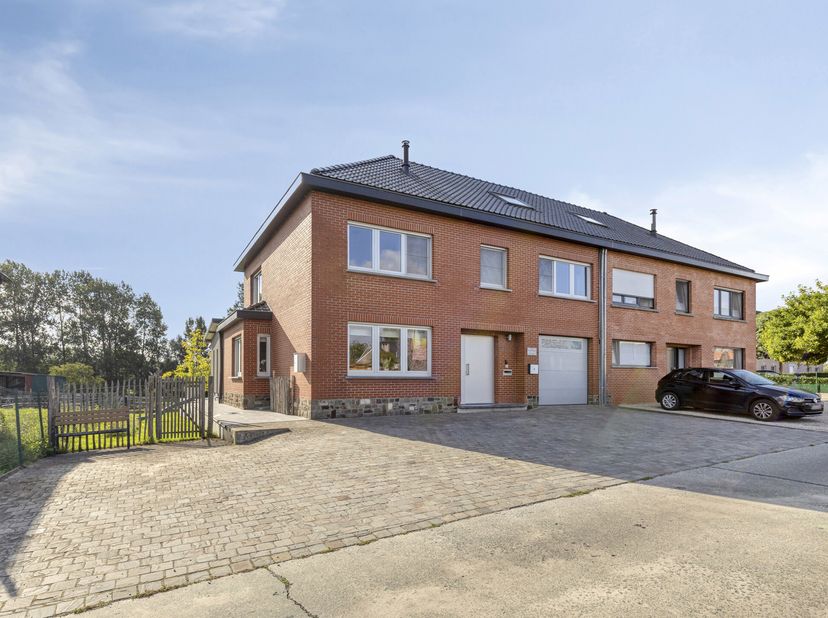 Huis te koop in Beneden-Hemelrijk 53,
                    9402 Meerbeke