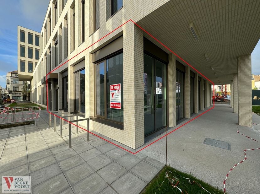 Bien professionnel à louer
                    à 8400 Oostende