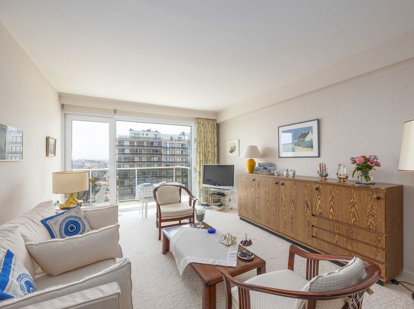 Residentie WEST-END : Instapklaar en volledig gemeubeld 2-slaapkamerappartement op de 7de verdieping, uitstekend gelegen op het Rauschenbergplein in h
