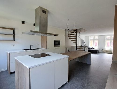                                         Maison à louer à Brugge, € 975

