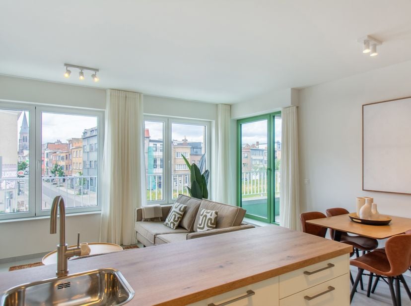 Dit nieuwbouwappartement van het project De Groene Poort geniet van een uitstekende ligging aan het Lobroekplein en het Kalverweipark, in de nieuwe dy