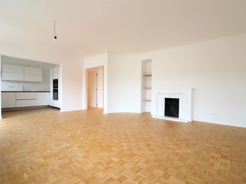 Appartement te huur in Avenue des Volontaires 327,
                    1150 Sint-Pieters-Woluwe