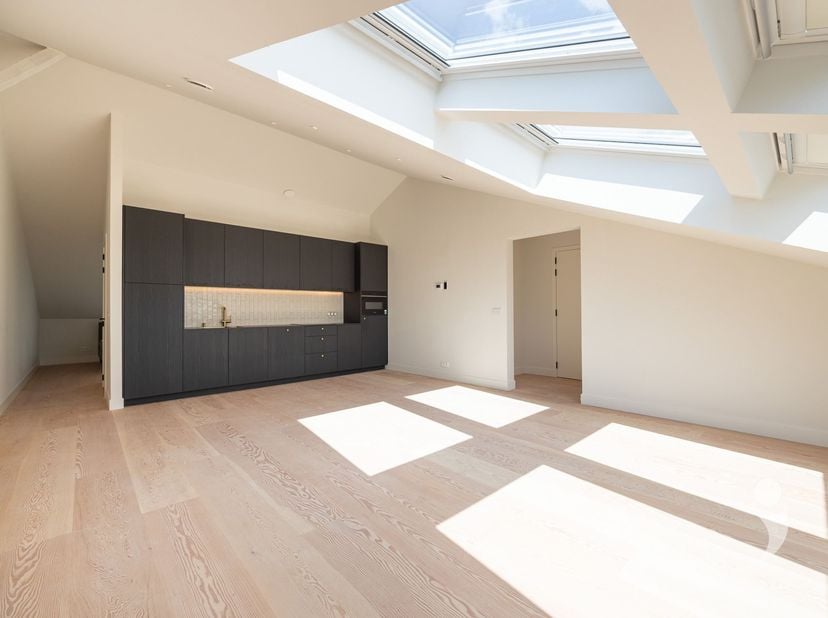 Dans un emplacement de choix, au milieu de la prestigieuse Bondgenotenlaan à Louvain, vous trouverez cet appartement exceptionnel dans un petit immeub