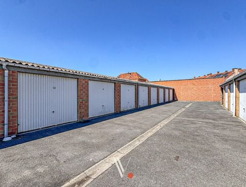                                         Garage te huur in Izegem, € 60
