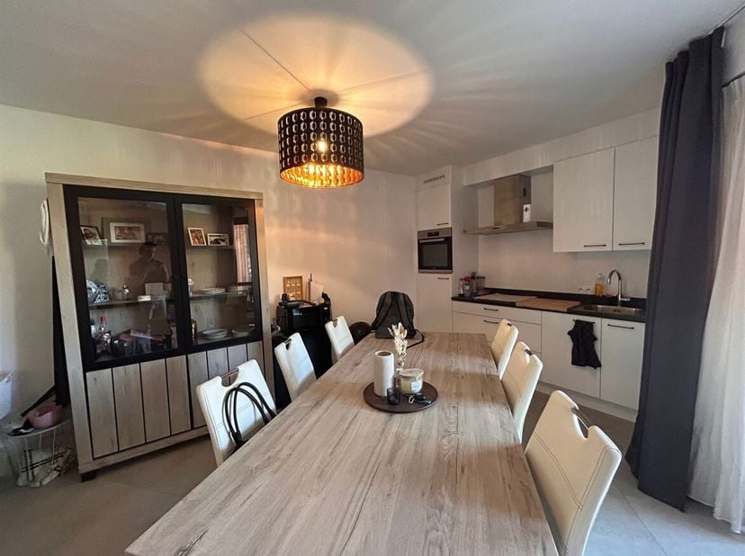 Modern appartement met één slaapkamer en terras<br />
Ligging: Het appartement bevindt zich vlak bij het centrum van Turnhout, op korte afstand van sc