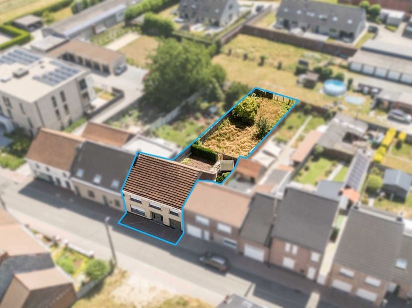 Te koop – Ninoofsestraat 53, Idegem (Geraardsbergen)<br />
Verkoopsinfo: Pieter Cardoen – 0475 36 12 52<br />
Bent u op zoek naar een ruime woning met