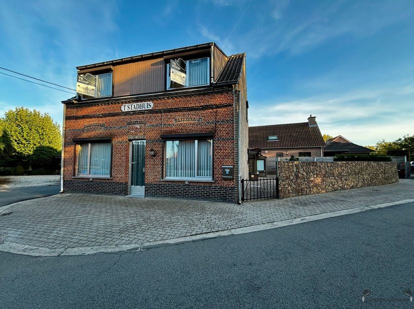 Huis te koop in Roggemanstraat 17,
                    9220 Moerzeke