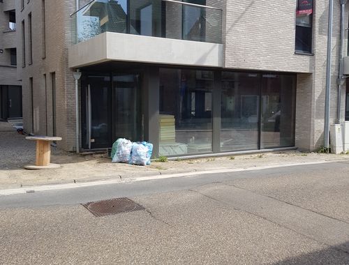                                         Rez-de-chaussée commercial à vendre à Halen, € 164.800
