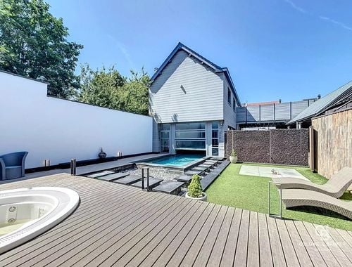                                         Commercieel Gebouw te koop in Evere, € 1.750.000

