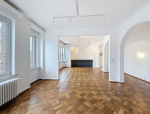                                         Appartement à louer à Woluwe-Saint-Lambert, € 1.815
